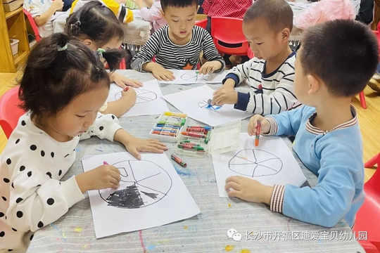 诺亚舟幼教：孩子拖拉磨蹭、越催越慢，怎么办？